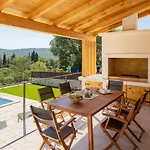 Villa Mara With Private Pool Near Sibenik Вилла Дубрава