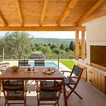 Villa Mara With Private Pool Near Sibenik Вилла Дубрава