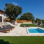 Villa Mara With Private Pool Near Sibenik