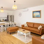 Villa Mara With Private Pool Near Sibenik Дубрава