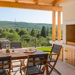 Villa Mara With Private Pool Near Sibenik