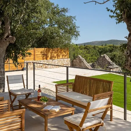 Mara Sibenik Villa *