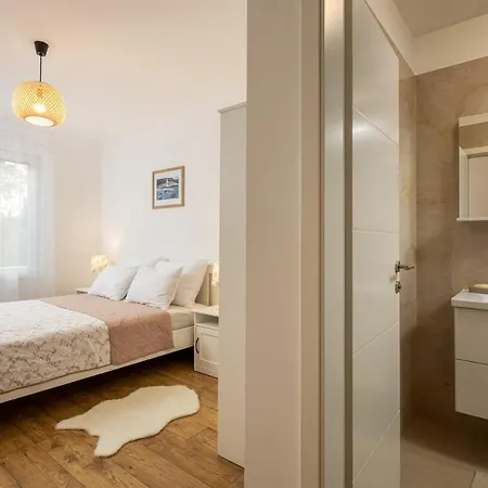 Villa Mara With Private Pool Near National Park Krka