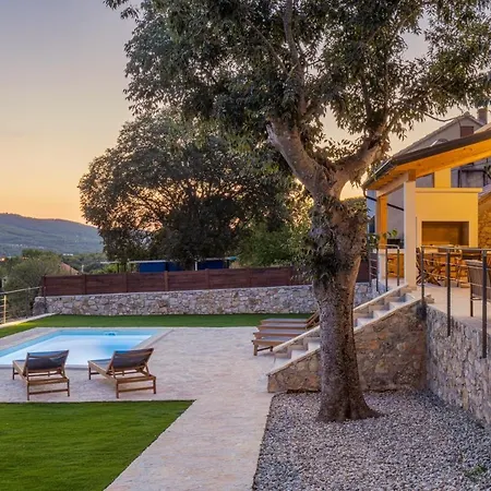 Вилла Villa Mara With Private Pool Near Sibenik Дубрава