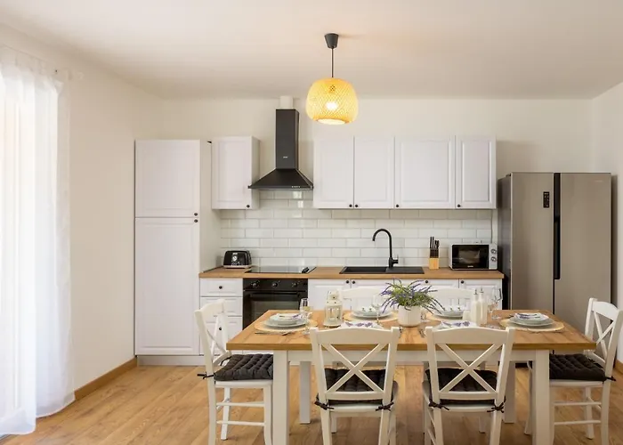 Mara Sibenik * Dubrava (Sibenik-Knin)