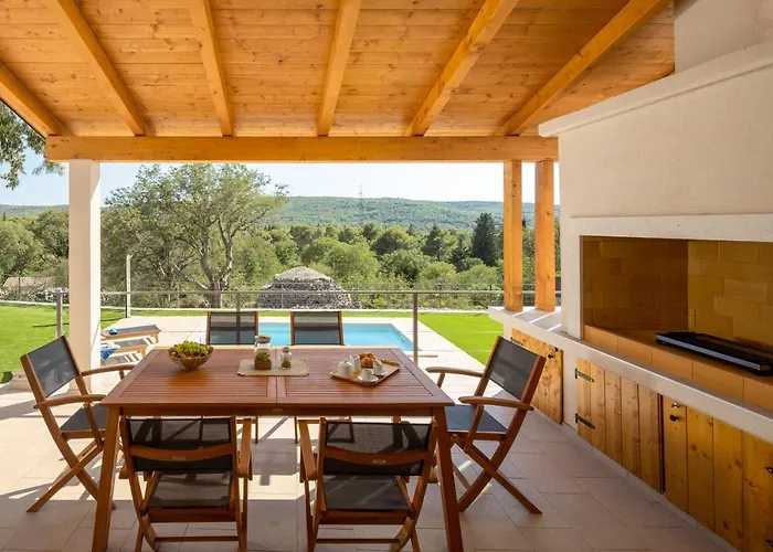 Mara Sibenik Vila Dubrava (Sibenik-Knin)