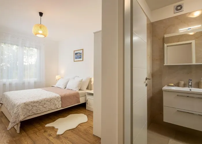 فيلة Mara Sibenik